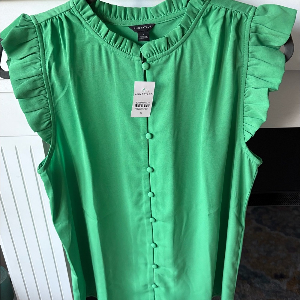 Ann Taylor Green Ruffle Sleeve Top